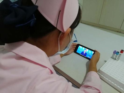 云南经济管理学院医学院党总支组织收看  张桂梅思政大讲堂首场报告会 第 10 张