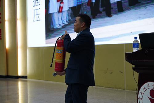 3.jpg 【魅力工程】-抓消防安全,促高质量发展——云南经济管理学院建筑工程学院2022年度消防安全专题培训 第 4 张