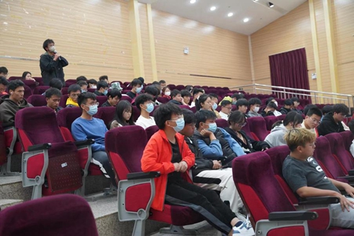 3.jpg 【魅力工程】-建筑工程学院“我和学校有话讲,共话青春与成长”学生代表座谈会顺利开展! 第 4 张