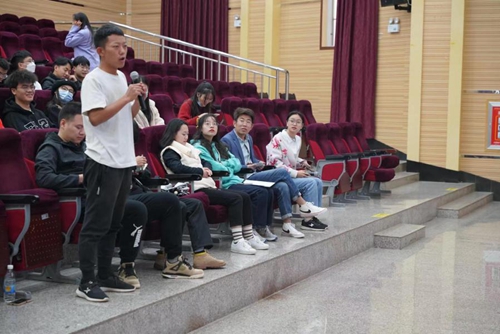 4.jpg 【魅力工程】-建筑工程学院“我和学校有话讲,共话青春与成长”学生代表座谈会顺利开展! 第 5 张