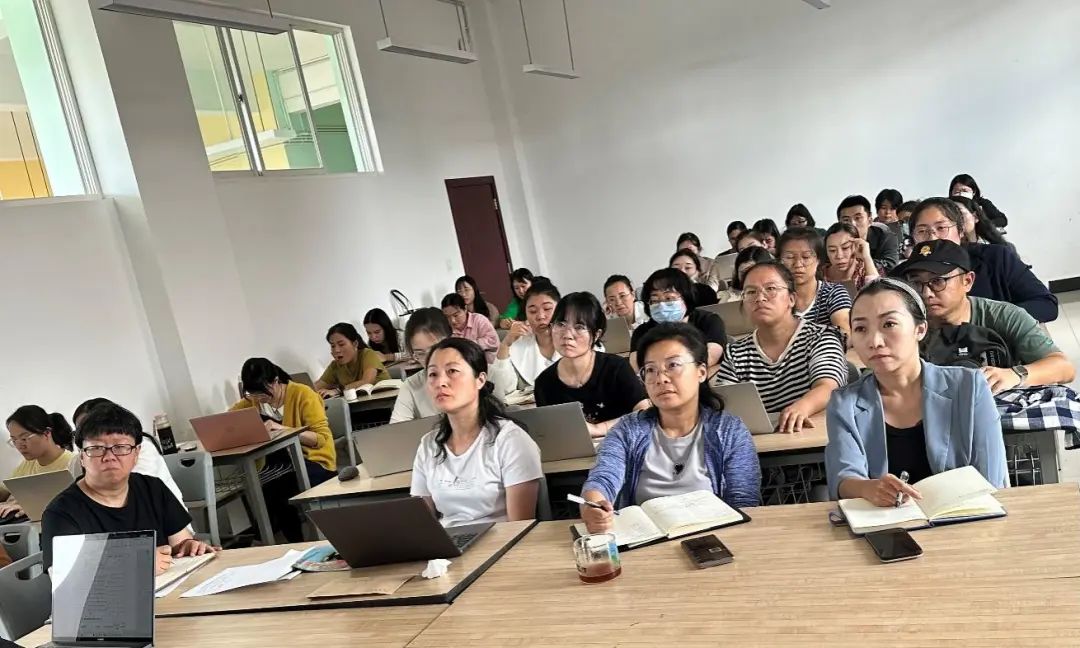 同舟共济共推进 全力以赴迎认证 | 学前教育专业师范类专业认证工作推进会 第 1 张