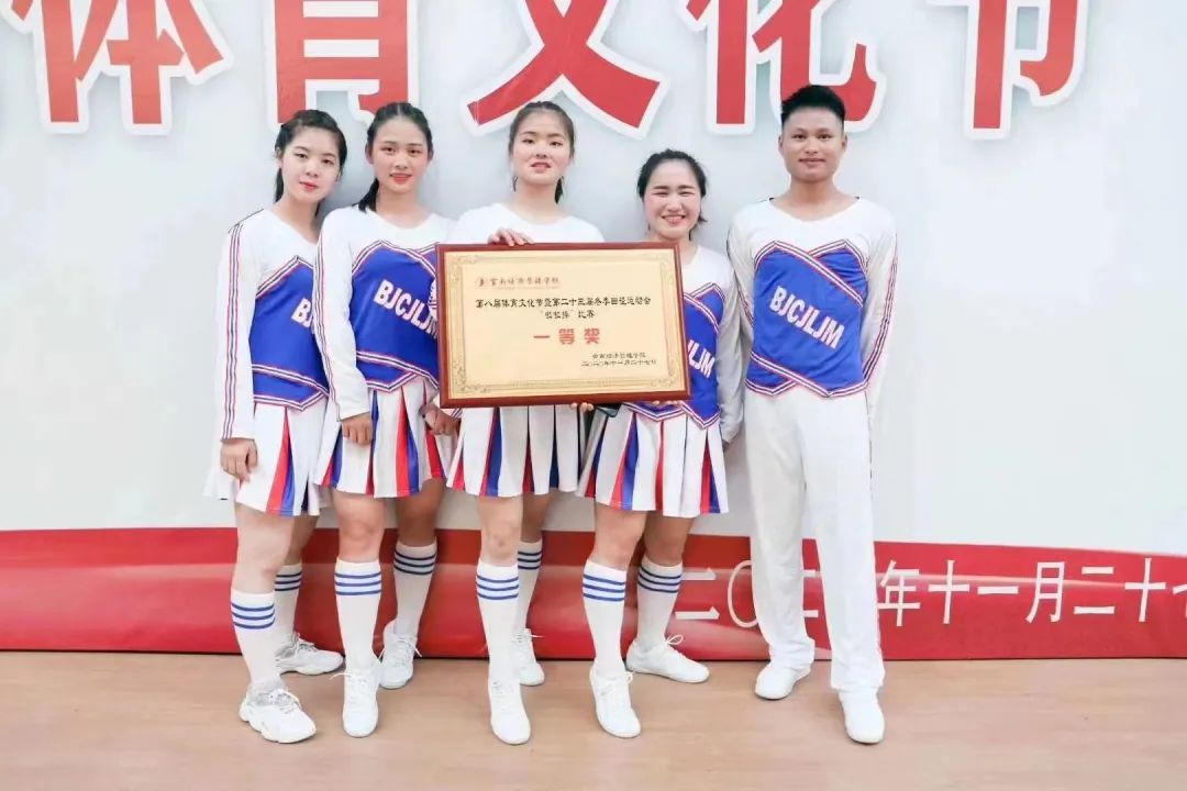 8cc152006e489a5b9fa76ba9a6377d2d.jpg 8cc152006e489a5b9fa76ba9a6377d2d.jpg