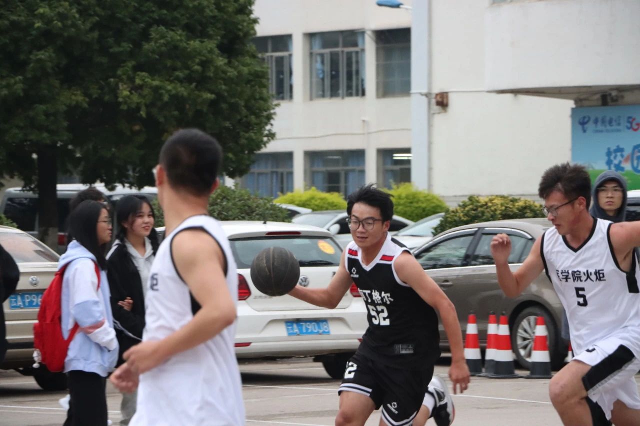 篮球迎新会｜云南经济管理学院医学院开展篮球迎新杯进行时 第 4 张