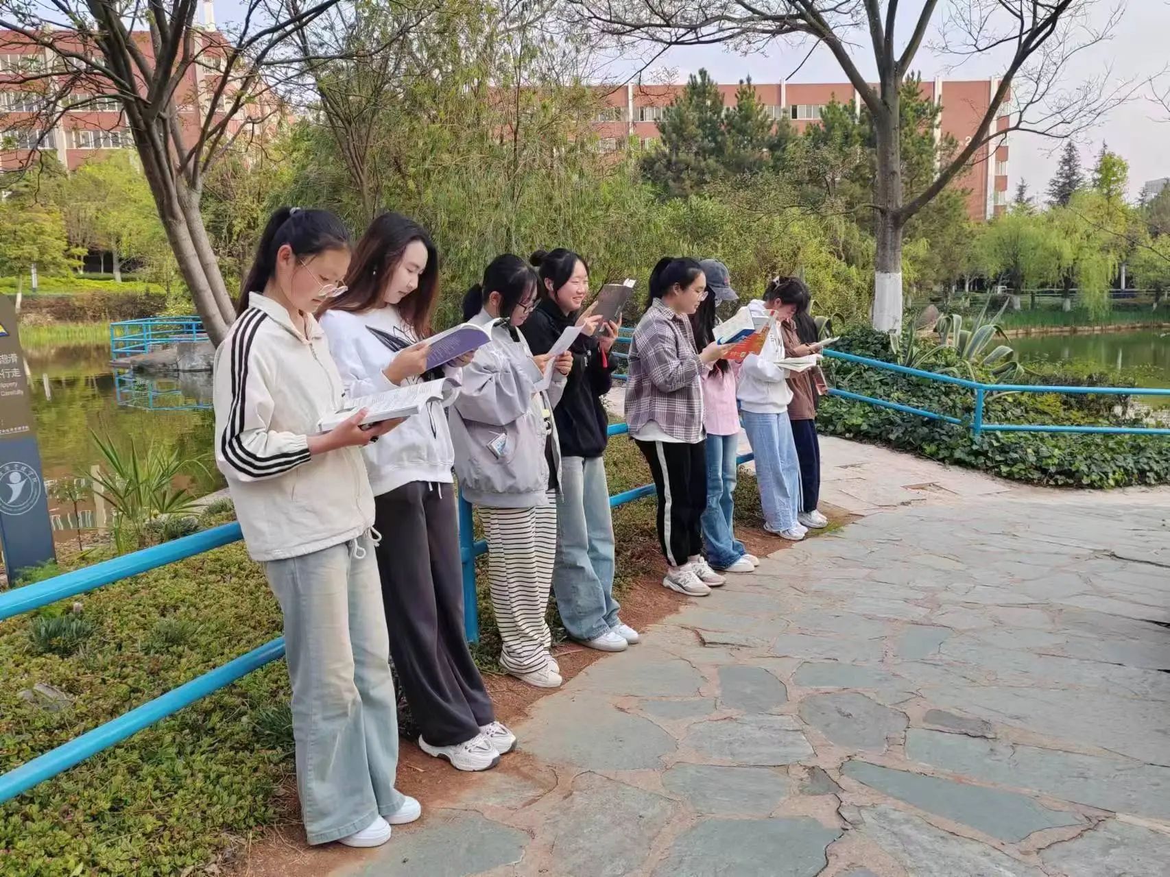 4794b7986312996740e866ba98a1c437.jpg 4794b7986312996740e866ba98a1c437.jpg