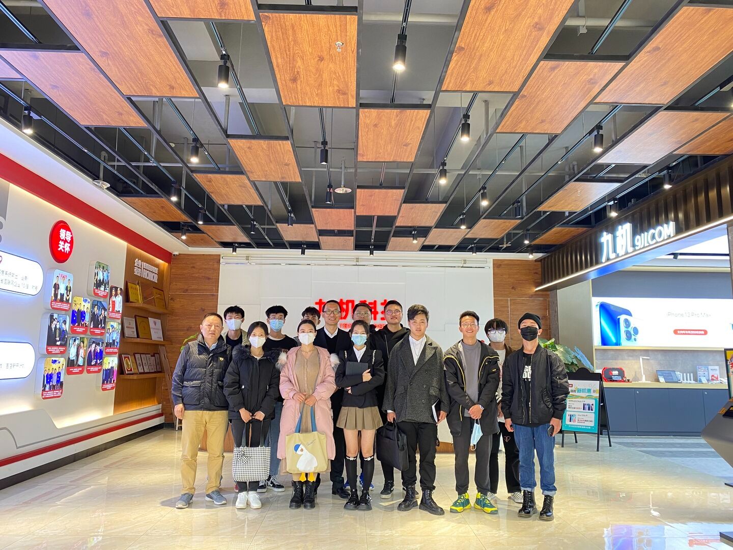 身家千万,他从云经管摆地摊开始! 第 8 张 身家千万,他从云经管摆地摊开始! 第 8 张