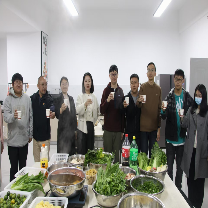 暖冬赠被传温情，火锅共煮聚人心——云南经济管理学院医学院暖冬关爱行动圆满落幕 第 13 张