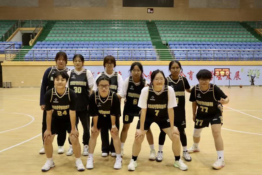 热血逐光,“篮”不住的青春!医学院篮球赛总决赛燃动校园 第 2 张 热血逐光,“篮”不住的青春!医学院篮球赛总决赛燃动校园 第 2 张